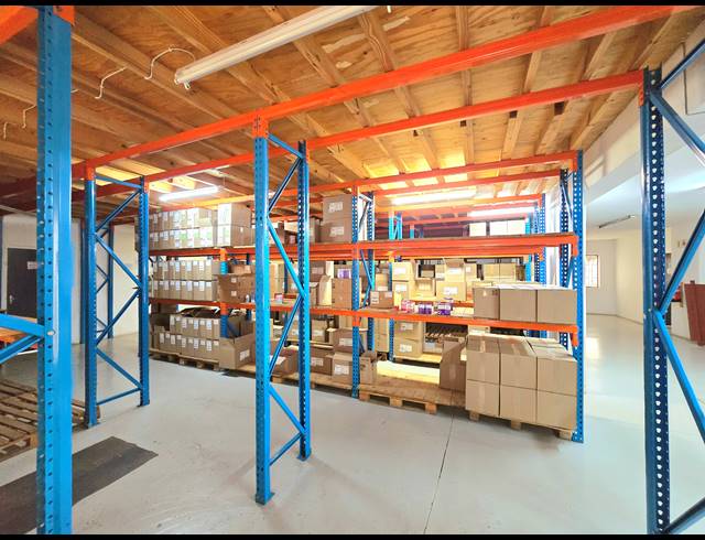 273M² WAREHOUSE FOR SALE IN KYA SANDS